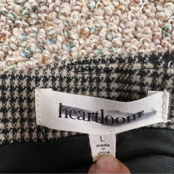 Heartloom plaid mini skirt.   Size M/L - Picture 9 of 11